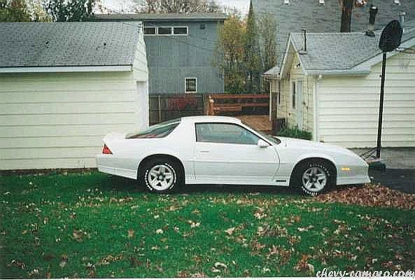 Color white Model Chevy Camaro